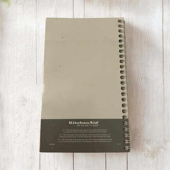 2014 KitchenAid Stand Mixer Spiral Bound Instructions and Recipes Booklet Used. - Picture 7 of 7